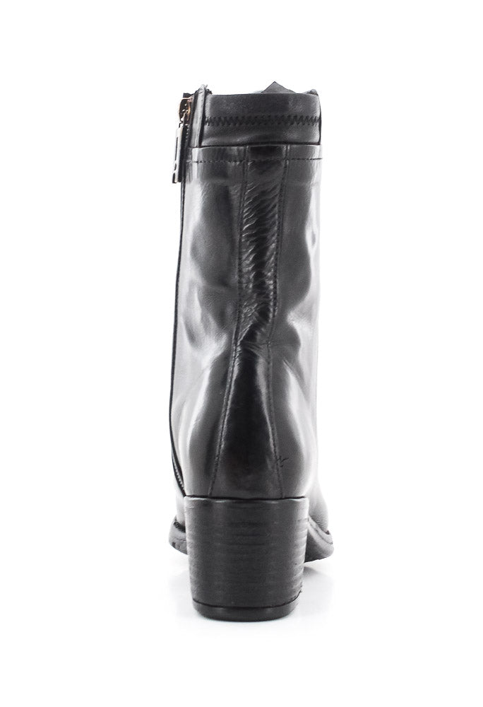 BOOTS AP35A