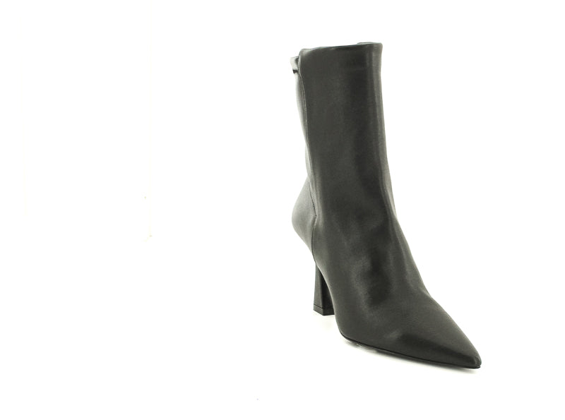 VINNIE BOOTIE